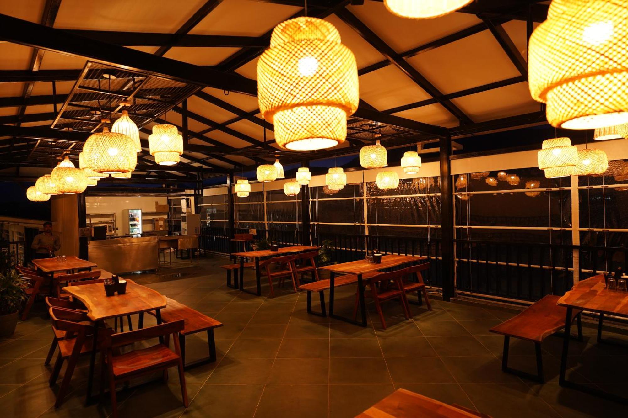 The Boat Club,Karjat Hotell Exteriör bild