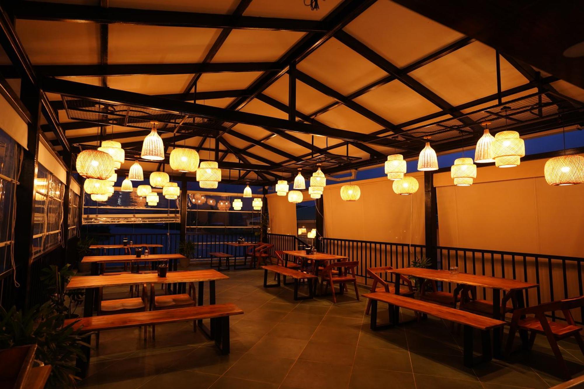 The Boat Club,Karjat Hotell Exteriör bild