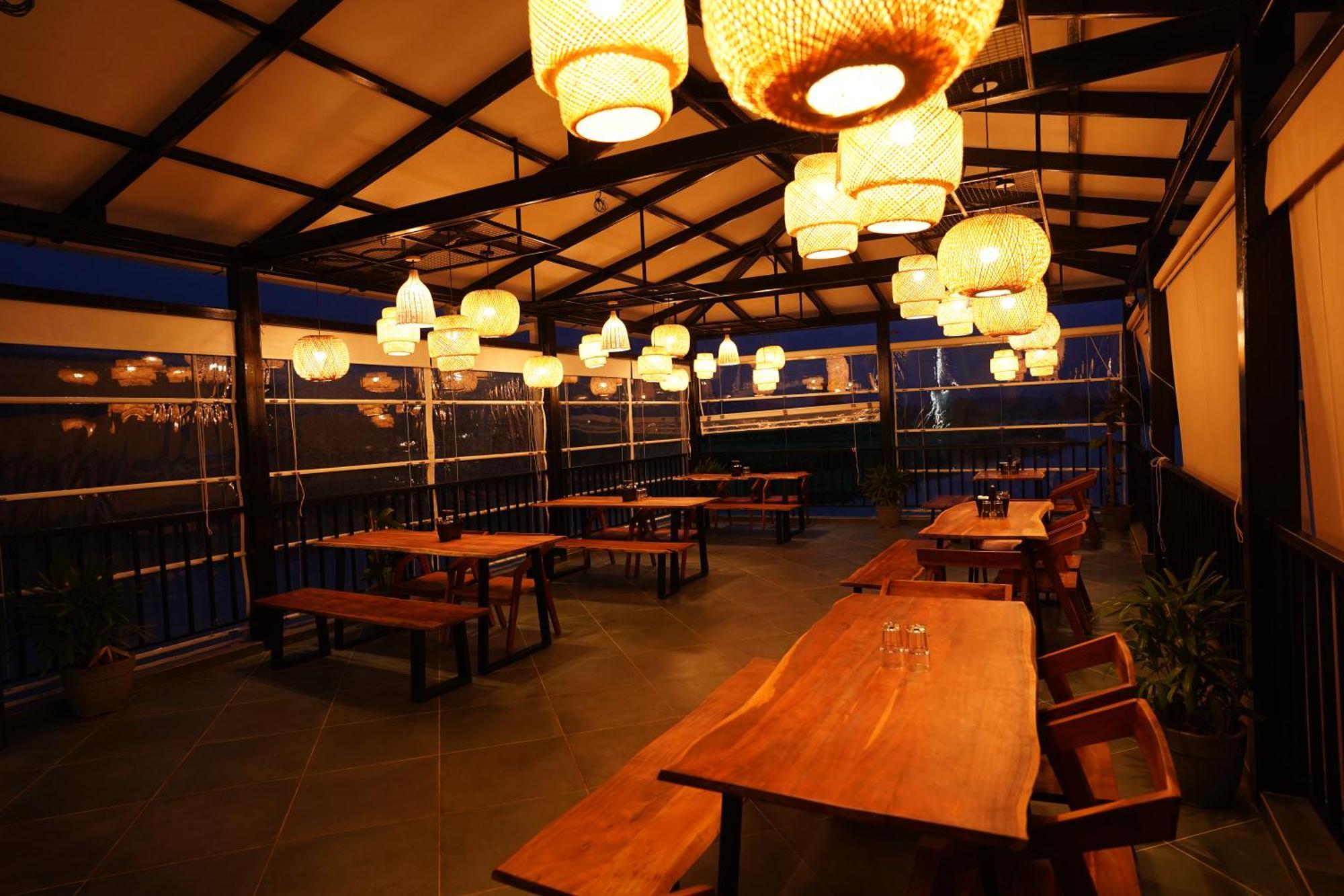 The Boat Club,Karjat Hotell Exteriör bild
